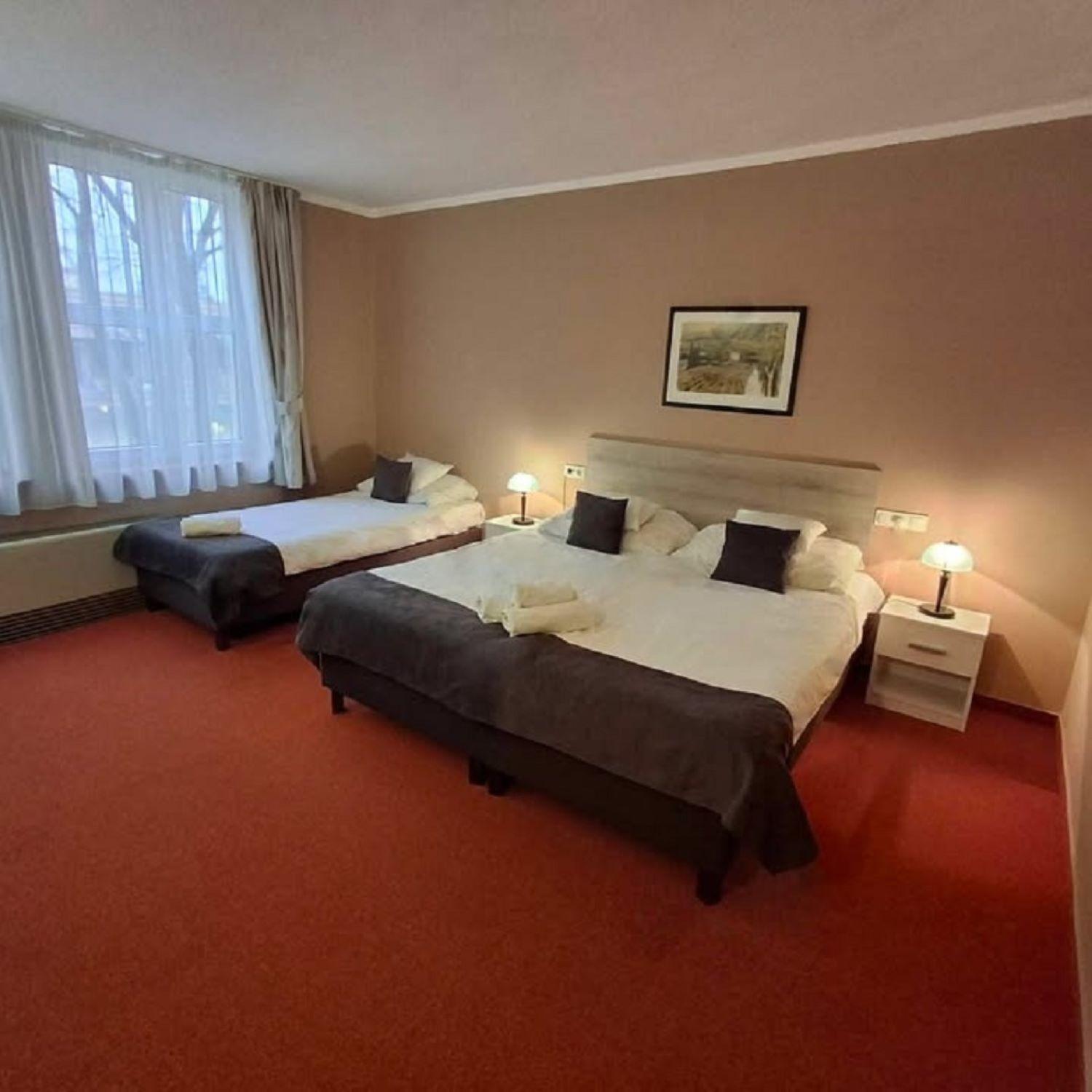 Unicornis Hotel Eger