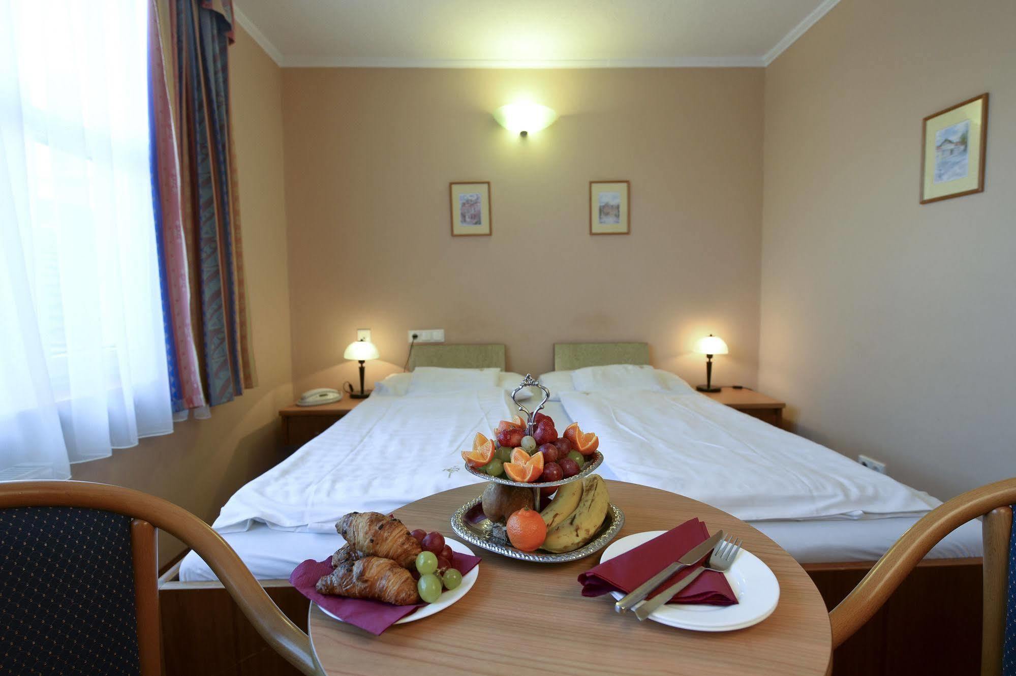 Hotel Unicornis Eger